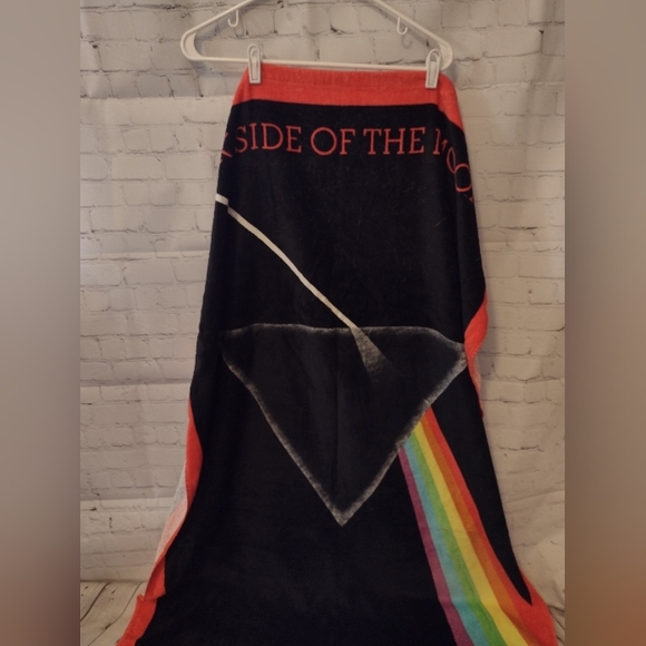 Pink Floyd Dark Side of the Moon Pillow, Blanket, & Beach Towel - Picture 5 of 6